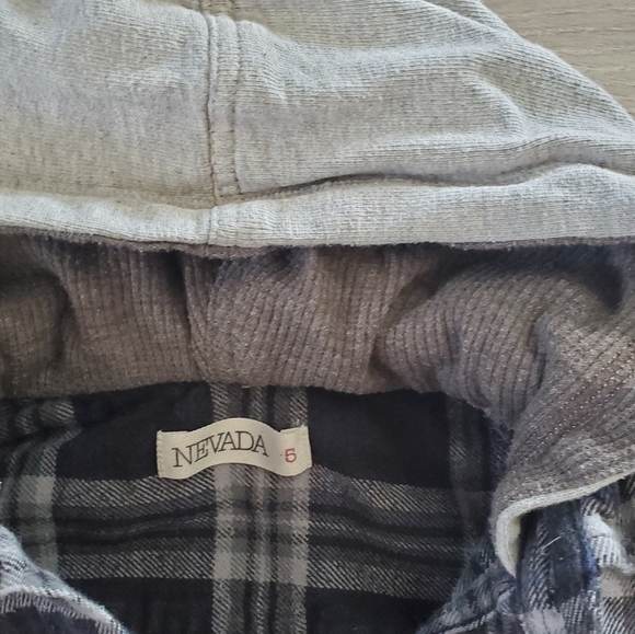 3/$20NEVADA Hooded Flannel Boys Size 5 - Picture 2 of 3